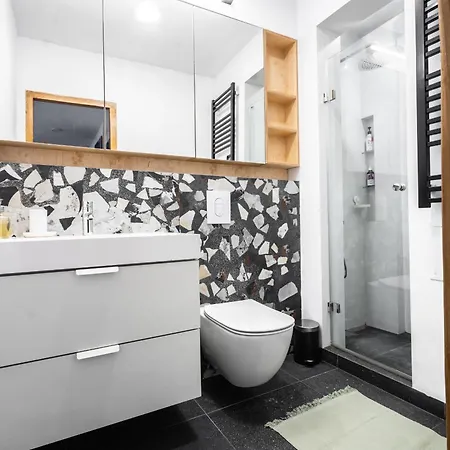 Oomph Elegant Apartmán Varšava