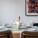 Oomph Elegant Apartman
