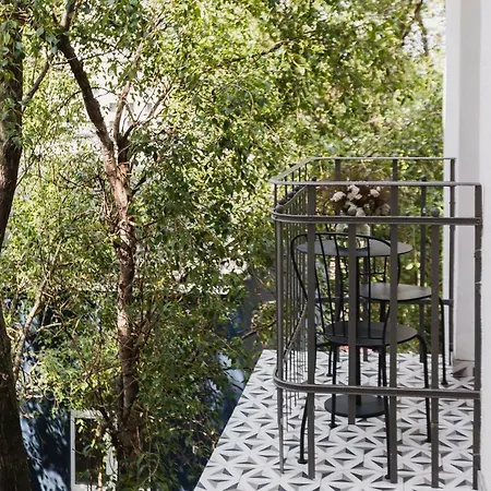 Oomph Elegant * Varsó