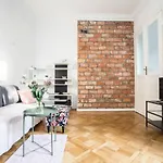 Διαμέρισμα Oomph Elegant *