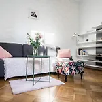 Oomph Elegant Βαρσοβία