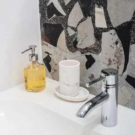 Oomph Elegant ורשה