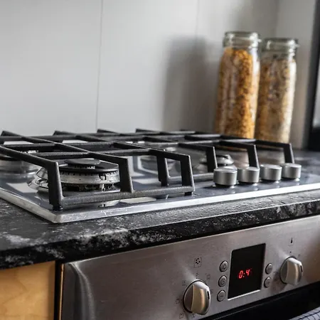 Oomph Elegant Апартаменты