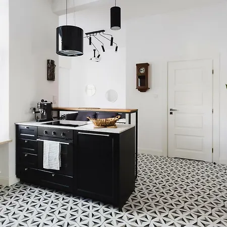 Oomph Elegant Апартаменты