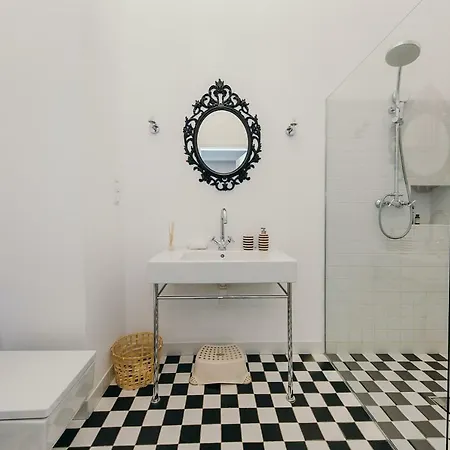 Oomph Elegant Varšava