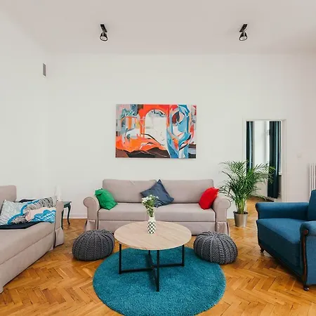 Oomph Elegant Варшава