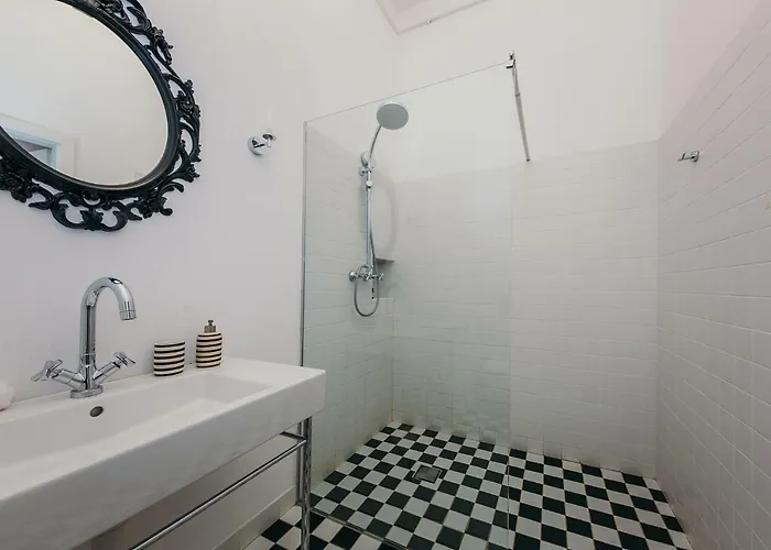 Oomph Elegant Apartament *