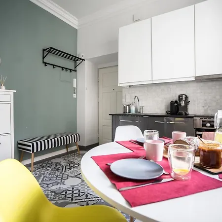 Oomph Elegant Apartament *