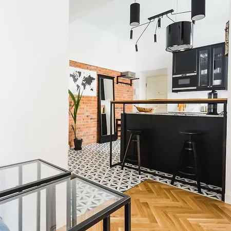 Oomph Warsaw Central Elegant Apartment